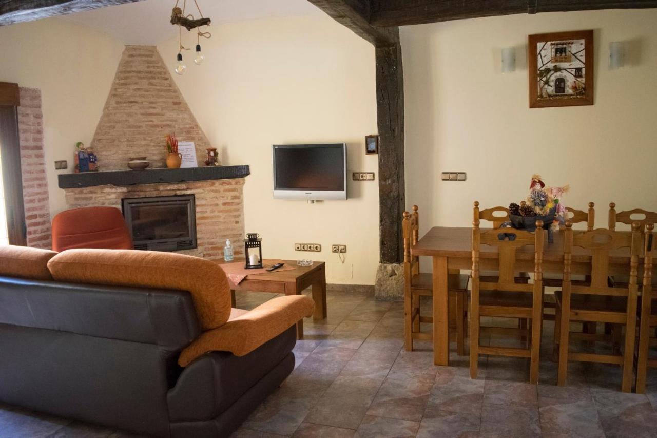 Vivienda Turistica El Caneco Tordesillas Exterior photo